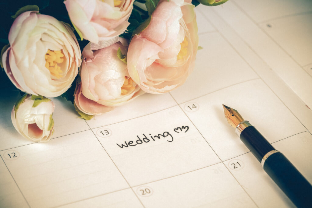 Den richtigen Hochzeitstermin finden durch einen Hochzeitsplaner, der viele Tipps zu jeder Jahreszeit geben kann.