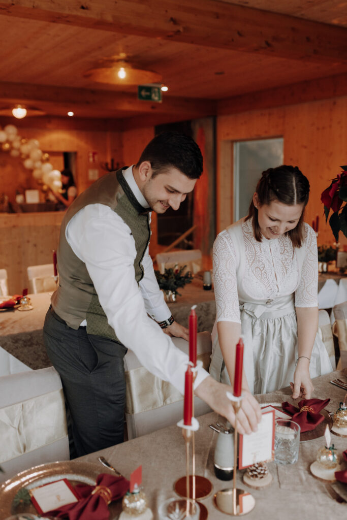 Wir planen eure Hochzeit in ganz Österreich. Als Zeremonienmeister übernehmen wir die letzten Vorbereitungen vor Ort, damit ihr entspannt den Tag genießen könnt.