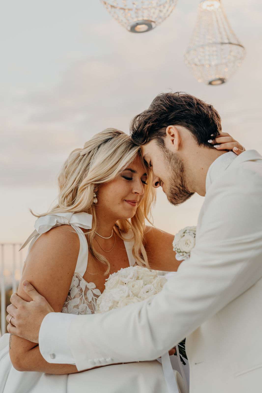 Traumhochzeit im wundervollen Schloss Cobenzl bei Sonnenuntergang